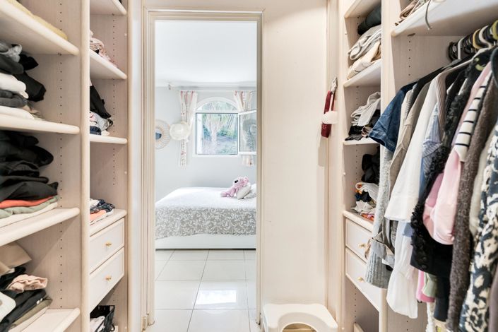 Image No.15-4 Bed House for sale