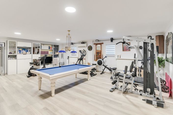 Image No.20-4 Bed House for sale