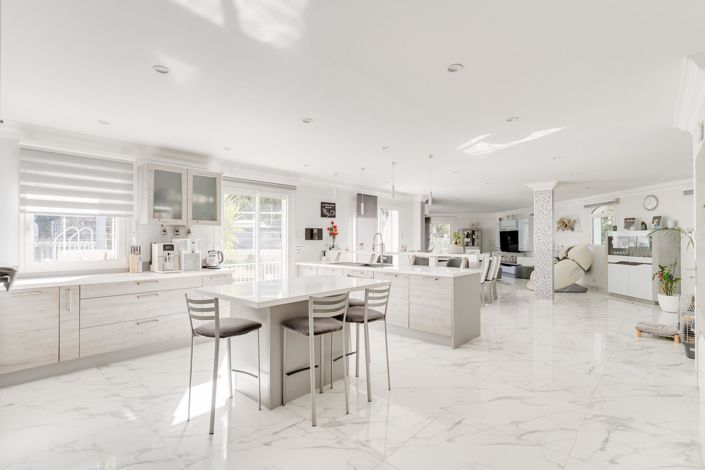 Image No.24-4 Bed House for sale