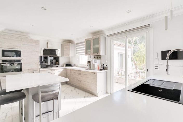 Image No.26-4 Bed House for sale