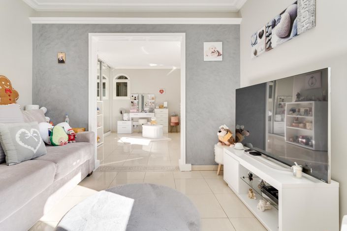 Image No.9-4 Bed House for sale