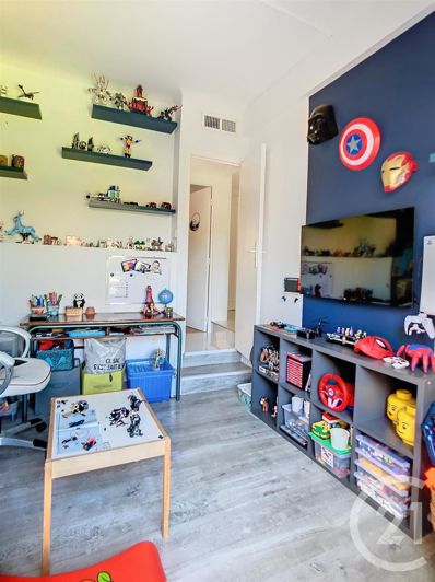 Image No.21-3 Bed House for sale