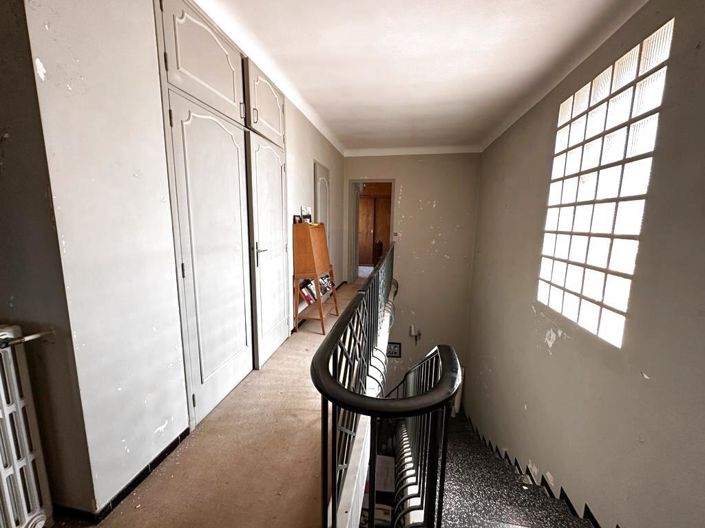 Image No.6-5 Bed House for sale