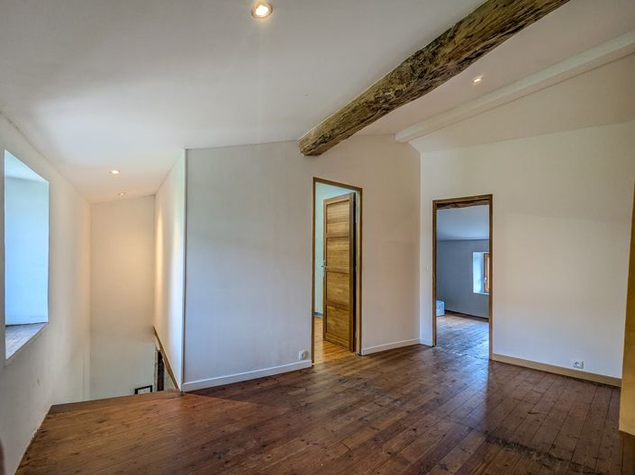 Image No.10-1 Bed House for sale