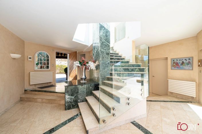 Image No.10-7 Bed House for sale