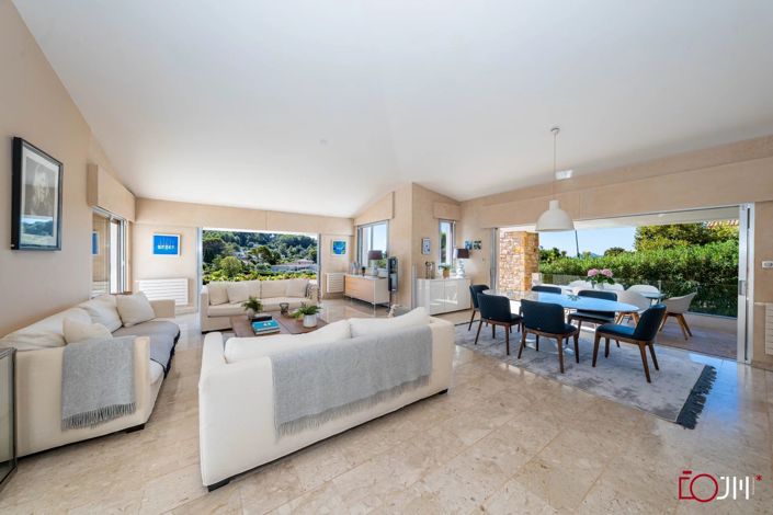 Image No.8-7 Bed House for sale