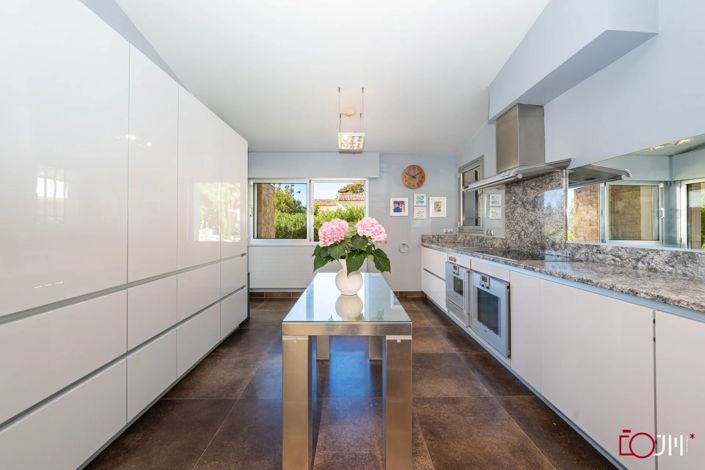 Image No.9-7 Bed House for sale