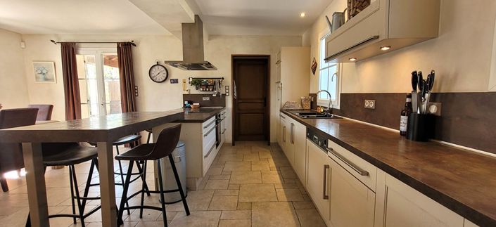 Image No.7-5 Bed House for sale
