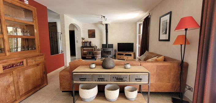 Image No.9-5 Bed House for sale
