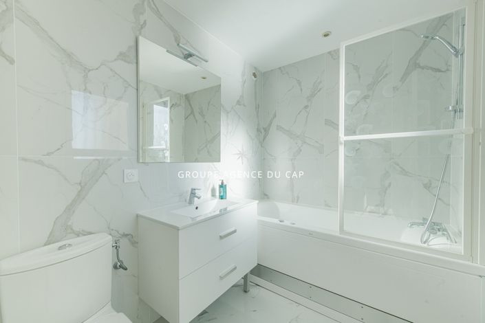 Image No.10-4 Bed House for sale