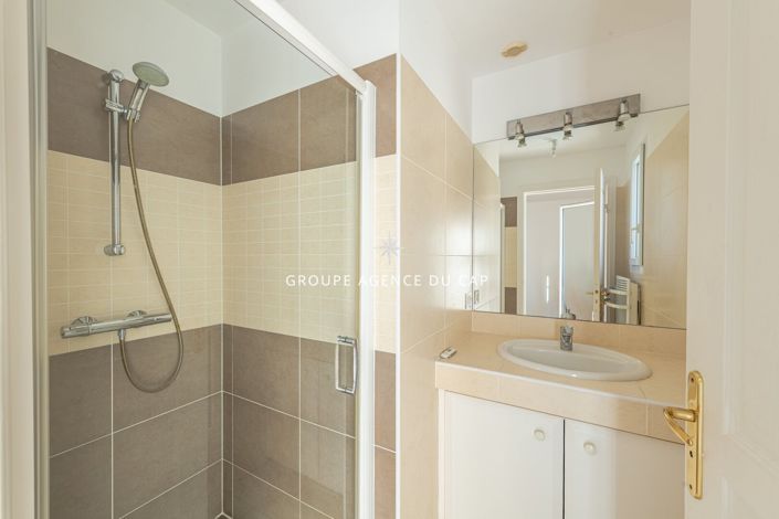 Image No.12-4 Bed House for sale