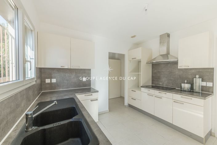 Image No.13-4 Bed House for sale