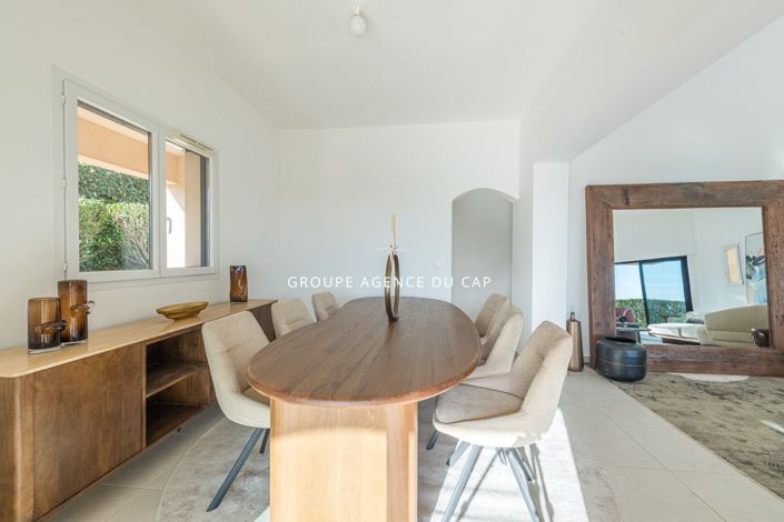 Image No.3-4 Bed House for sale