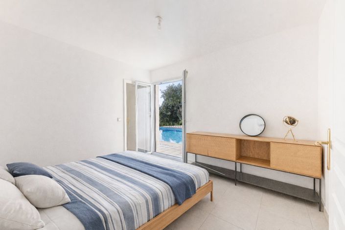 Image No.7-4 Bed House for sale