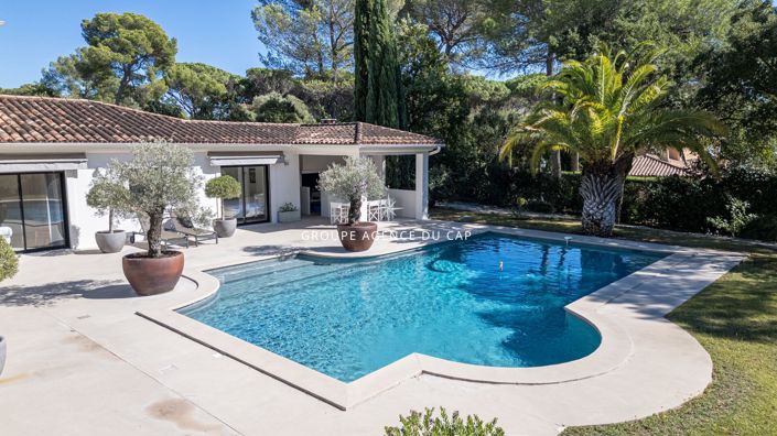 Image No.6-5 Bed House for sale