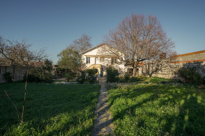 Image No.2-4 Bed House for sale