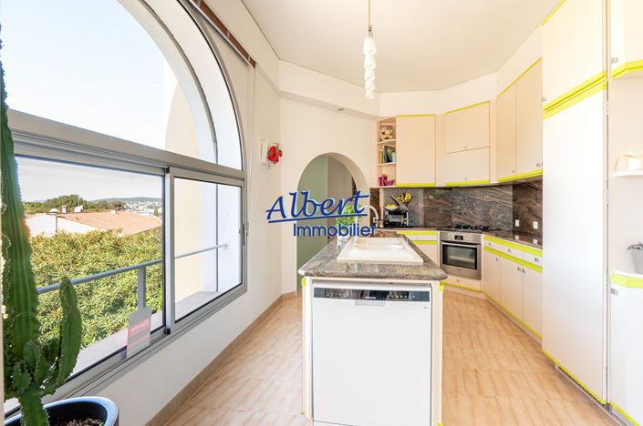 Image No.3-5 Bed House for sale