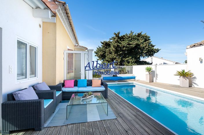 Image No.6-5 Bed House for sale