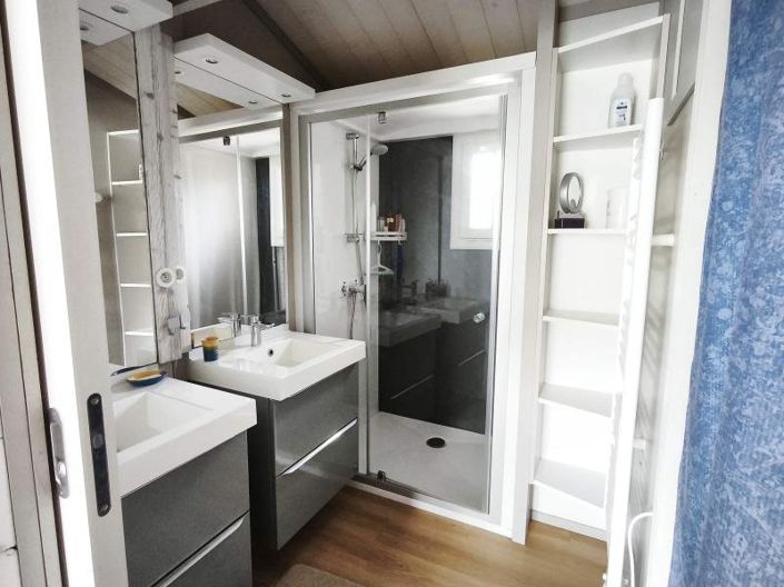 Image No.8-2 Bed House for sale