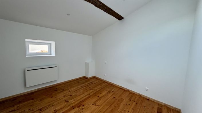 Image No.8-2 Bed House for sale