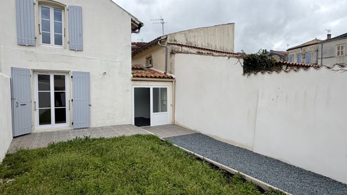 Image No.9-2 Bed House for sale