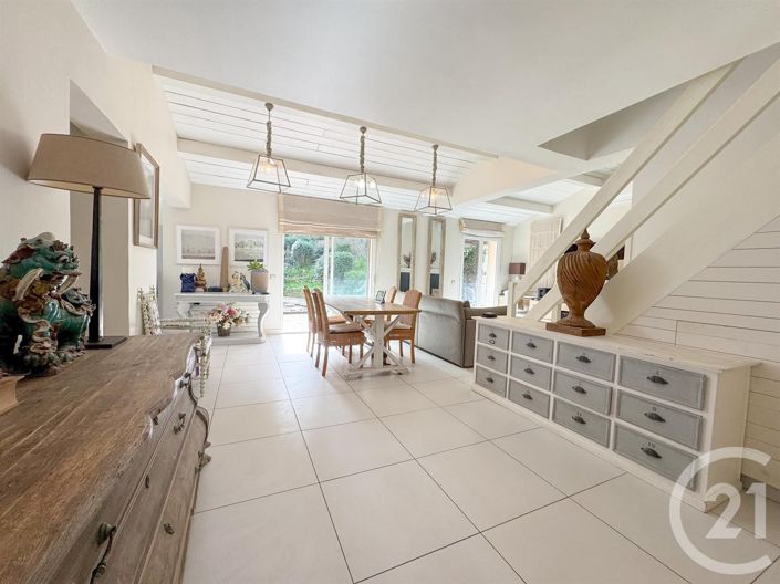 Image No.3-2 Bed House for sale