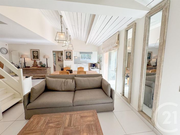 Image No.7-2 Bed House for sale