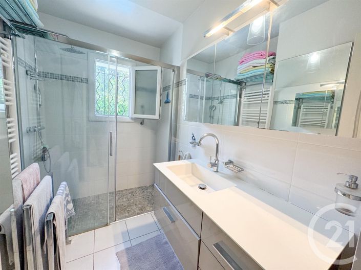 Image No.8-2 Bed House for sale