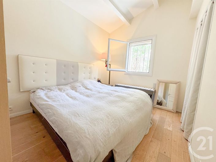 Image No.9-2 Bed House for sale