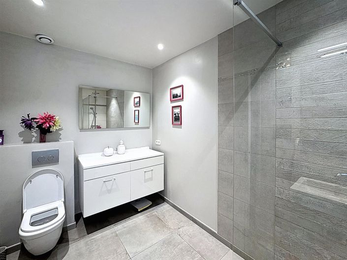 Image No.15-3 Bed House for sale