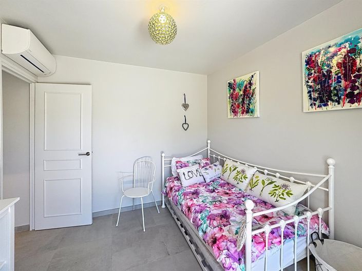 Image No.17-3 Bed House for sale