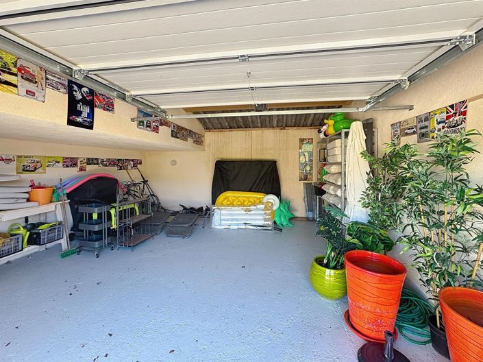 Image No.19-3 Bed House for sale