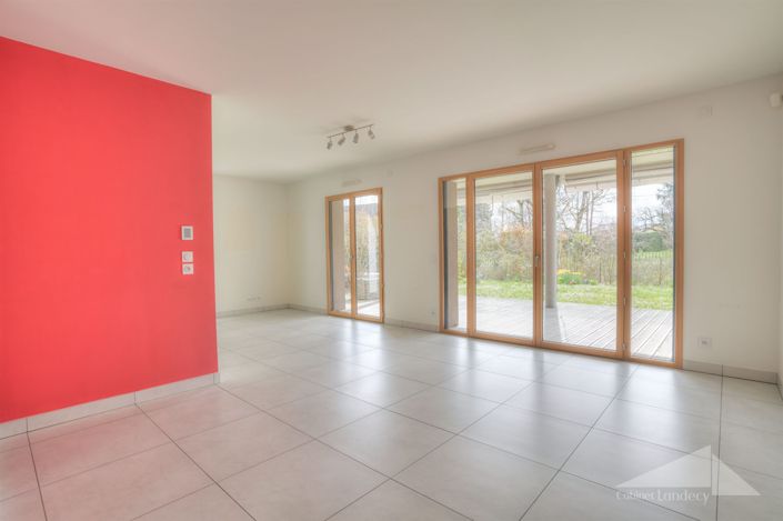 Image No.2-4 Bed Apartment for sale