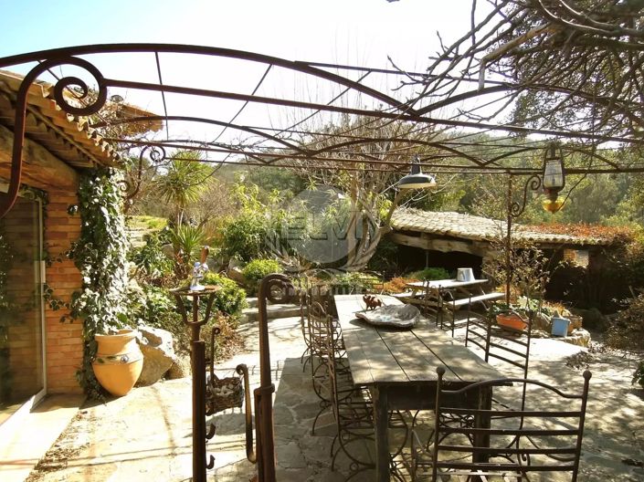 Image No.11-3 Bed House for sale