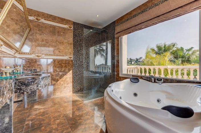 Image No.9-2 Bed House for sale