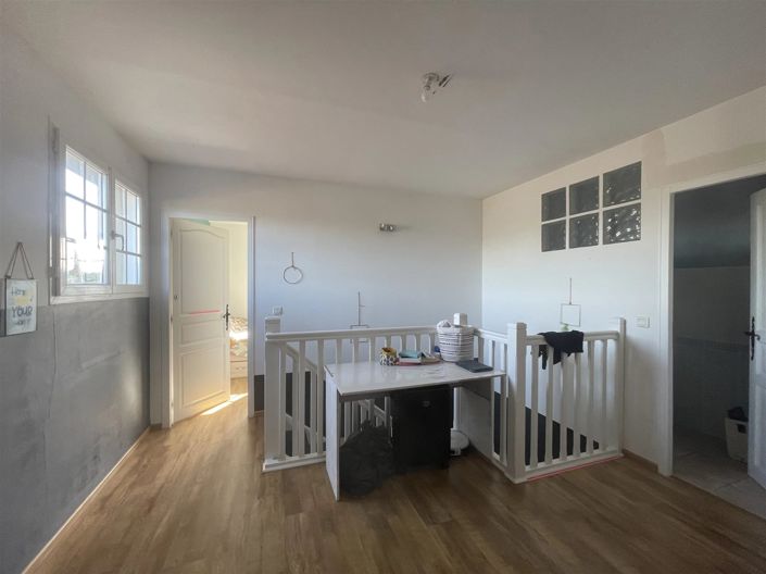 Image No.16-4 Bed House for sale