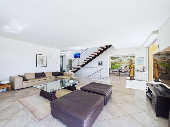 Image No.5-4 Bed House for sale