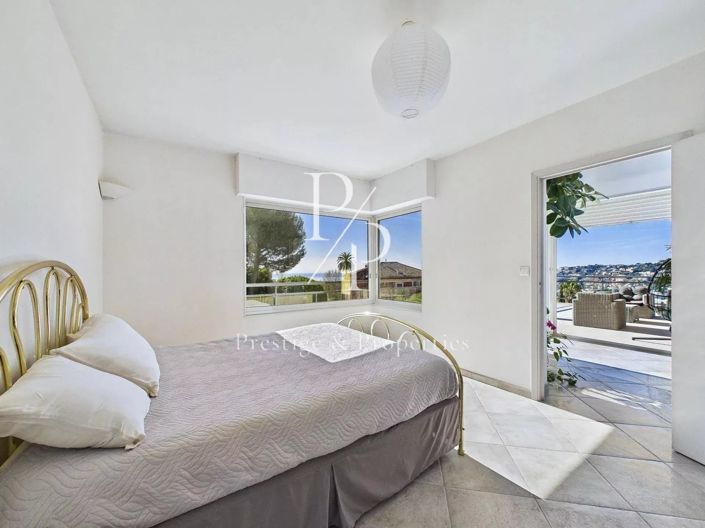 Image No.6-4 Bed House for sale