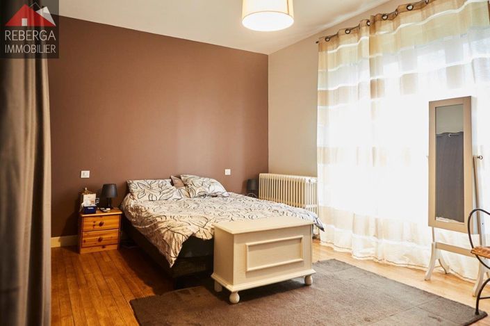 Image No.10-3 Bed House for sale