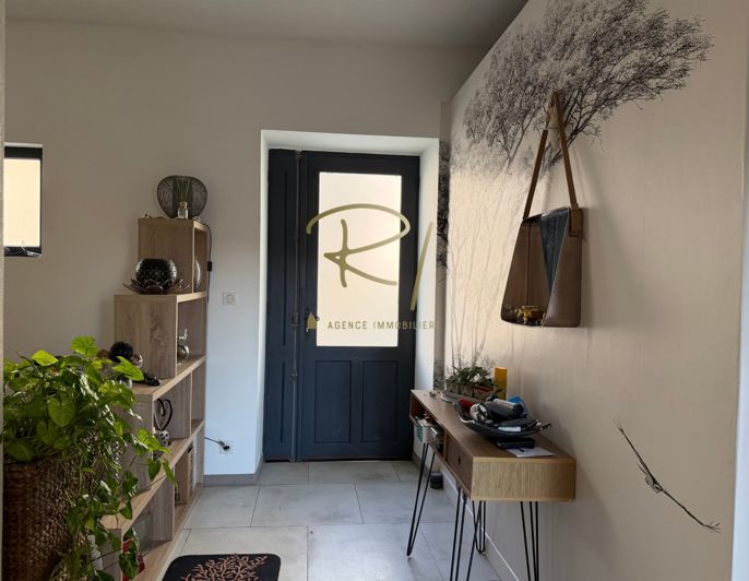 Image No.10-3 Bed House for sale