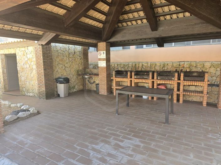 Image No.11-2 Bed House for sale