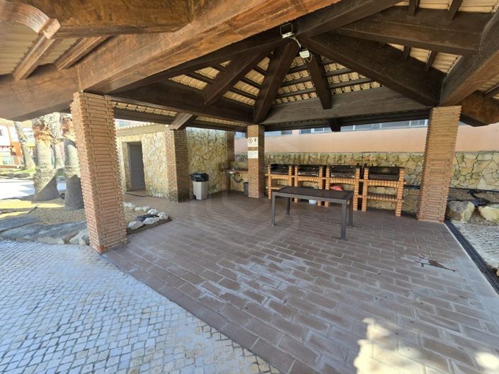 Image No.11-2 Bed House for sale