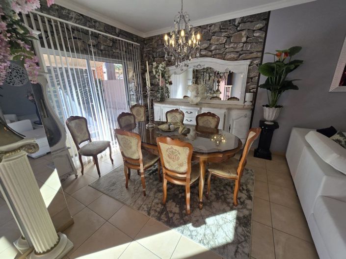 Image No.17-2 Bed House for sale