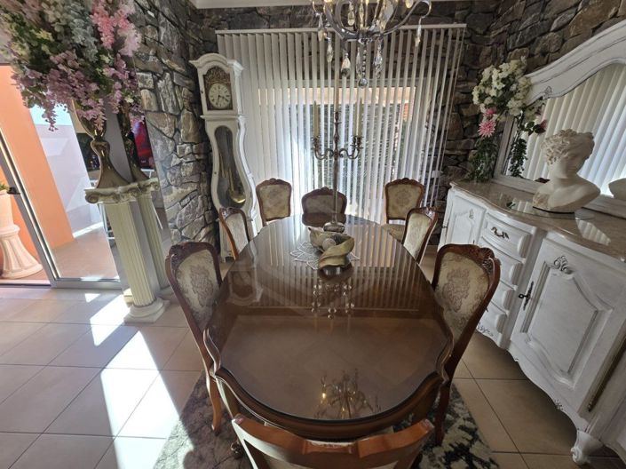 Image No.18-2 Bed House for sale