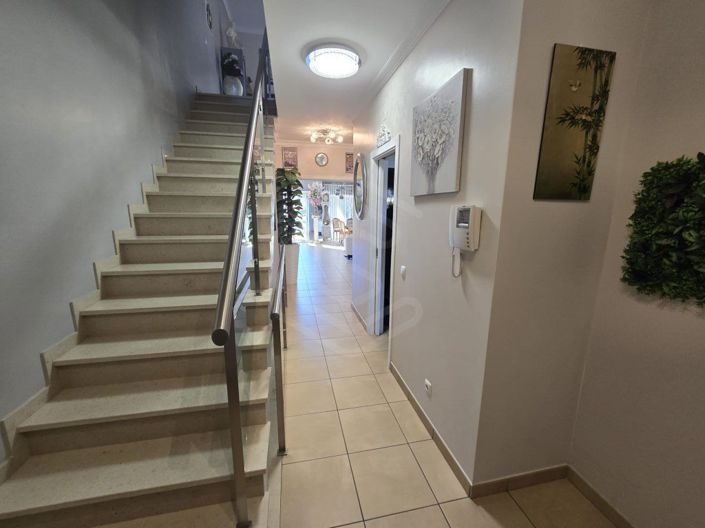 Image No.25-2 Bed House for sale