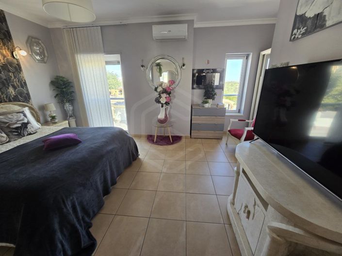 Image No.26-2 Bed House for sale