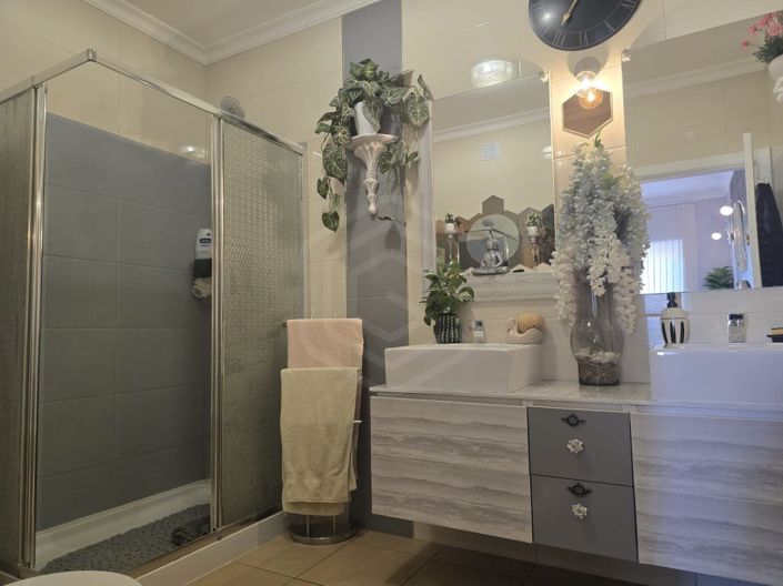 Image No.31-2 Bed House for sale