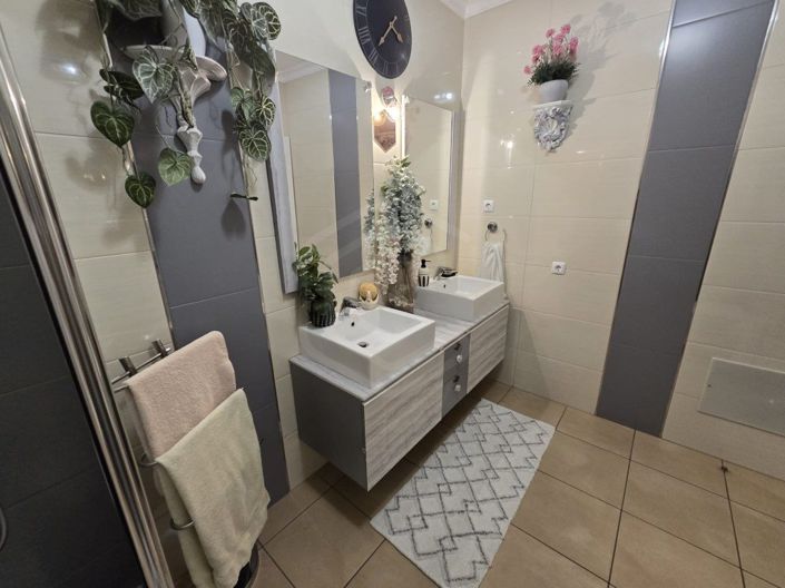 Image No.32-2 Bed House for sale