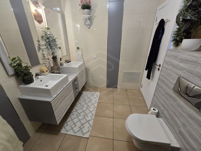 Image No.34-2 Bed House for sale