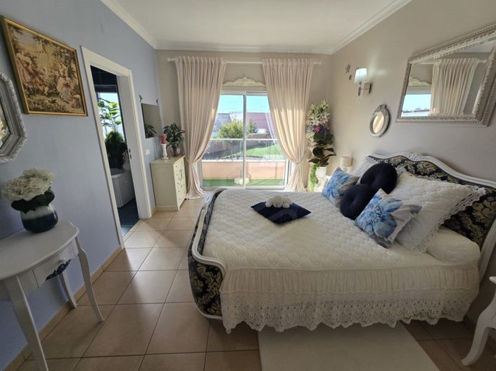 Image No.35-2 Bed House for sale